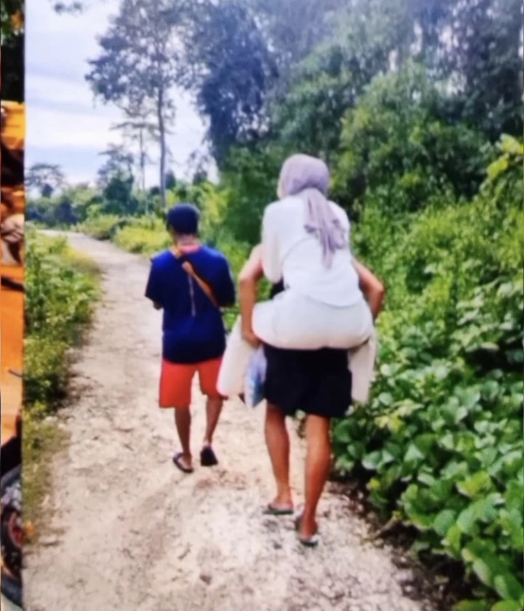 Foto Suami Di Baubau Gendong Selingkuhan [Instagram]
