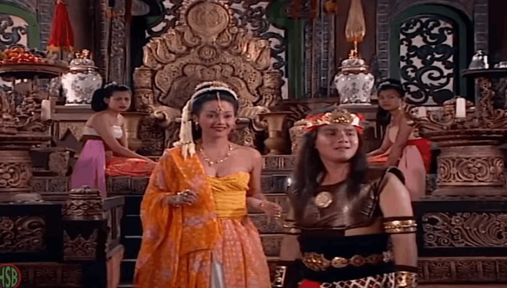 Friderica Widyasari Dewi saat memerankan Dewi Setyawati di Angling Dharma. [YouTube]