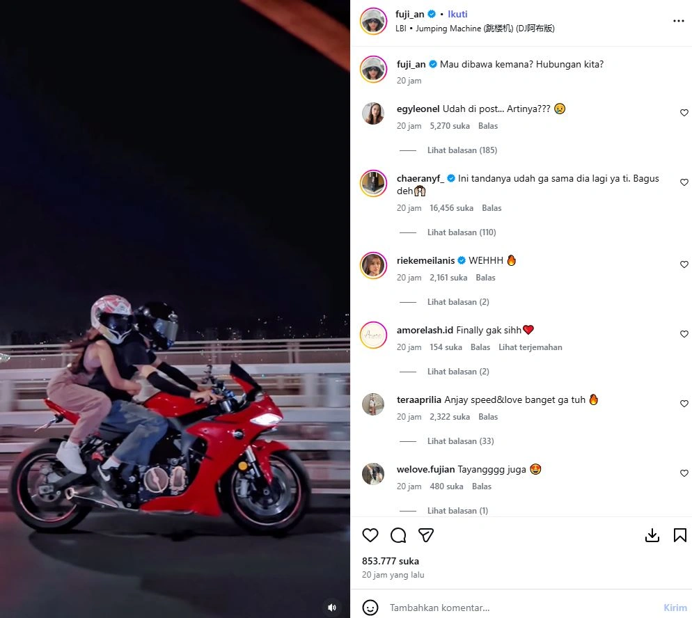 Fuji Pamer Pelukan Naik Motor Dengan Cowok [Sumber: Instagram Fuji An]