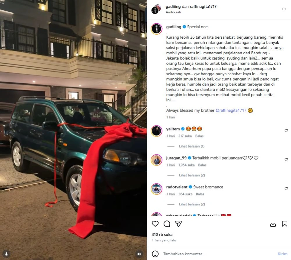 Gading Marten Beri Kado Mobil Lawas Untuk Raffi Ahmad [sumber: Instagram Gadiiing]