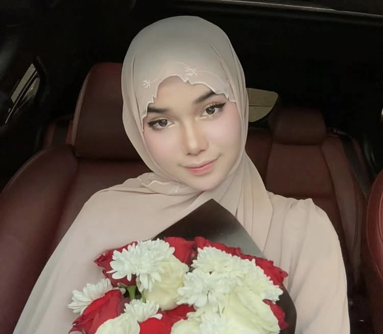 Gaya Hijab Putri Desebel 1 (Instagram)