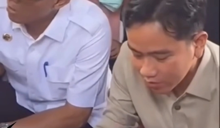 Gibran Mencatat Keluhan Warga Korban Banjir