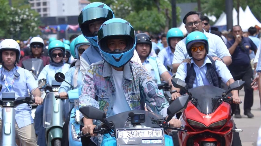 Gibran Rakabuming Pakai Motor Listrik Asli Indonesia di Kampanye Akbar, Berapa Harganya?