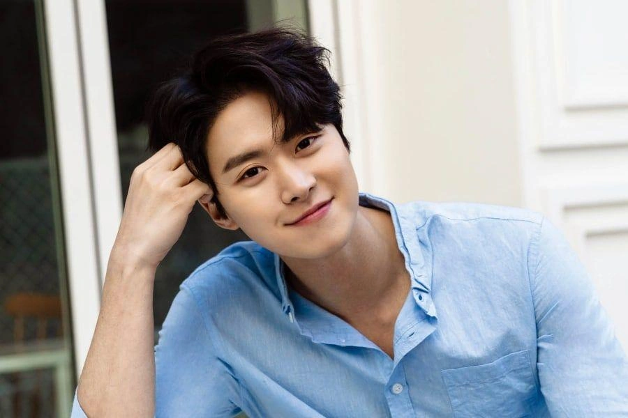 Gong Myoung Alami Kondisi Langka Produksi Drama Tvn Terhenti Sementara Soompi