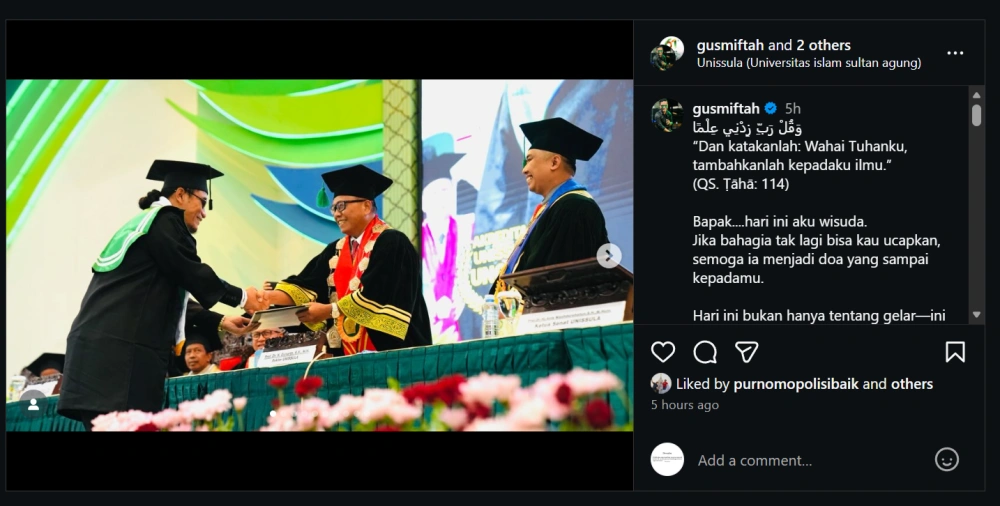 Gus Miftah Wisuda Magister [Sumber: Instagram]