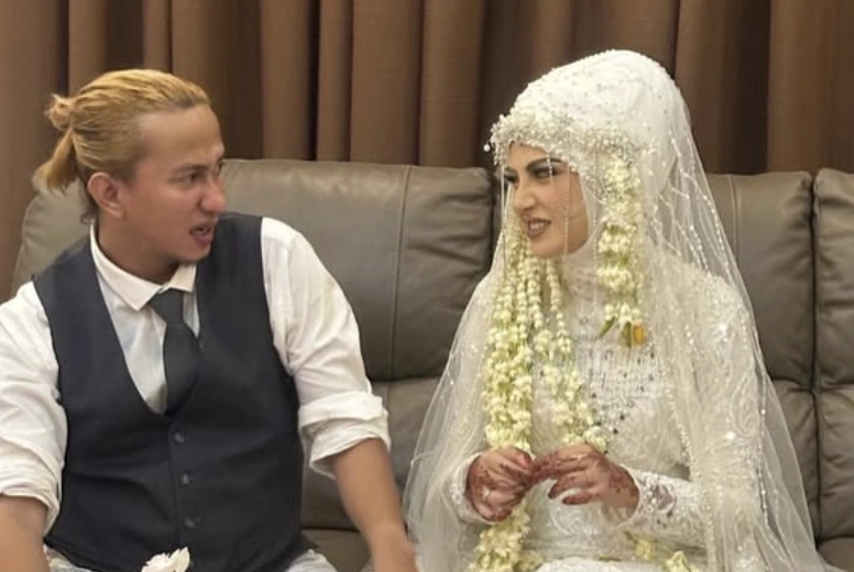 Habib Bahar Bin Smith Dan Helwa Bachmid.  [Instagram/helwabachmid]