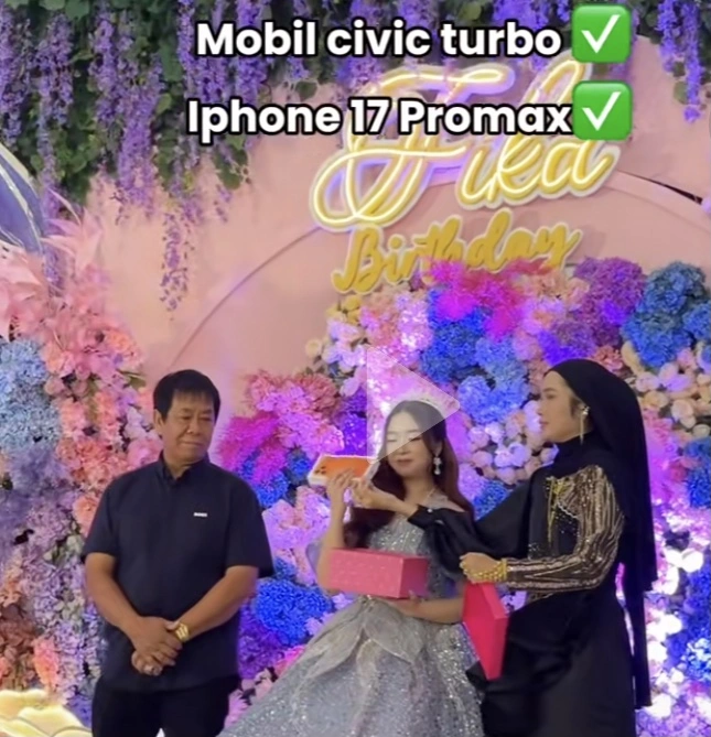 Haji Juwai Istrinya Saat Berikan Iphone 17 Pro Max Kado Ultah Fika (Tiktok)