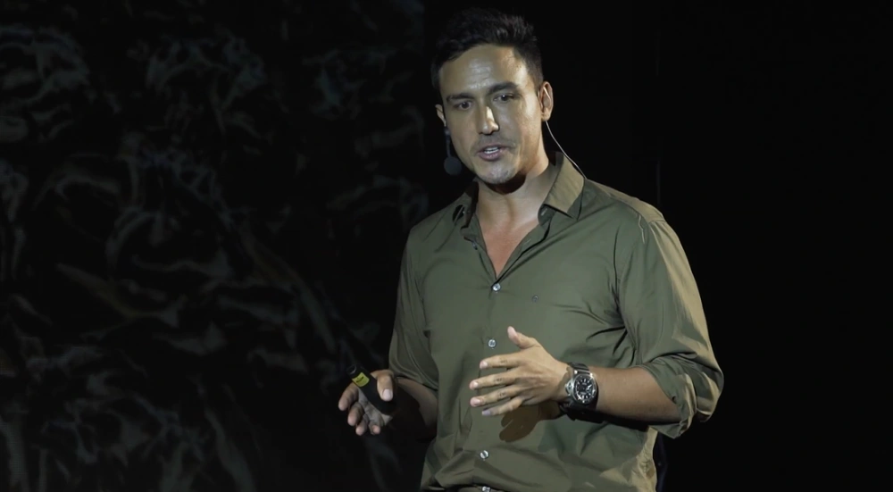 Hamish Daud [Youtube]