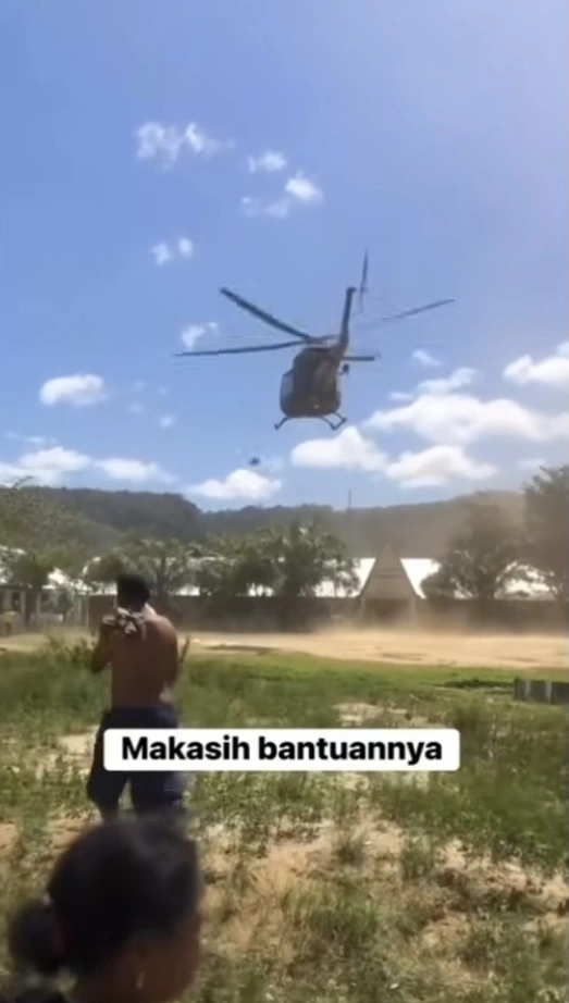 Helikopter Yang Memberi Bantuan