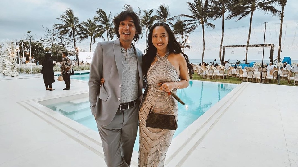 Hesti Purwadinata dan Suami Pergi ke London Buat Anniversary: Padahal Lagi Pengen di Rumah