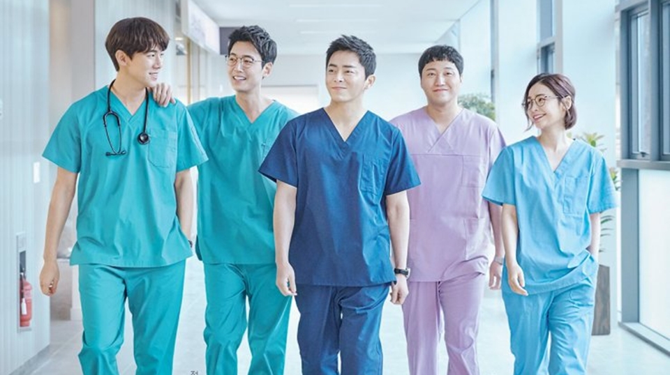 Hospital Playlist Season 3 Bakal Digarap, Jo Jung Suk cs Antusias