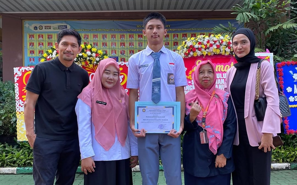 Ibnu Jamil Bareng Sang Putra dan Mantan Istri [Instagram]