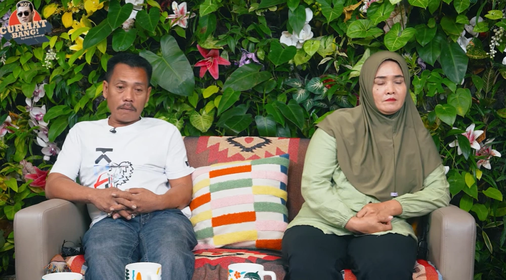 Ibu Dan Ayah Fandi Di Podcast Denny Sumargo [Sumber: Youtube]