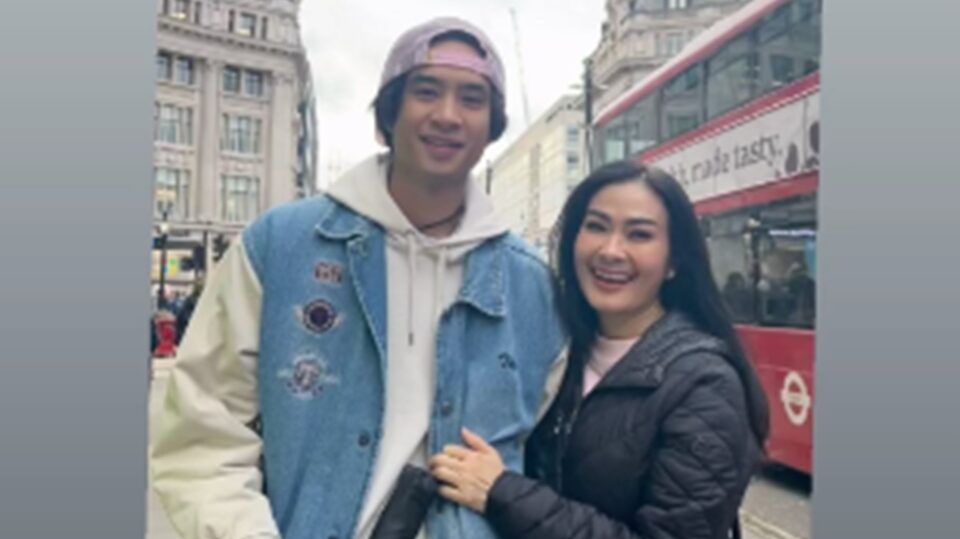 Iis Dahlia Tetap Promosi, Devano Ogah-ogahan Sambil Nutup Kepala