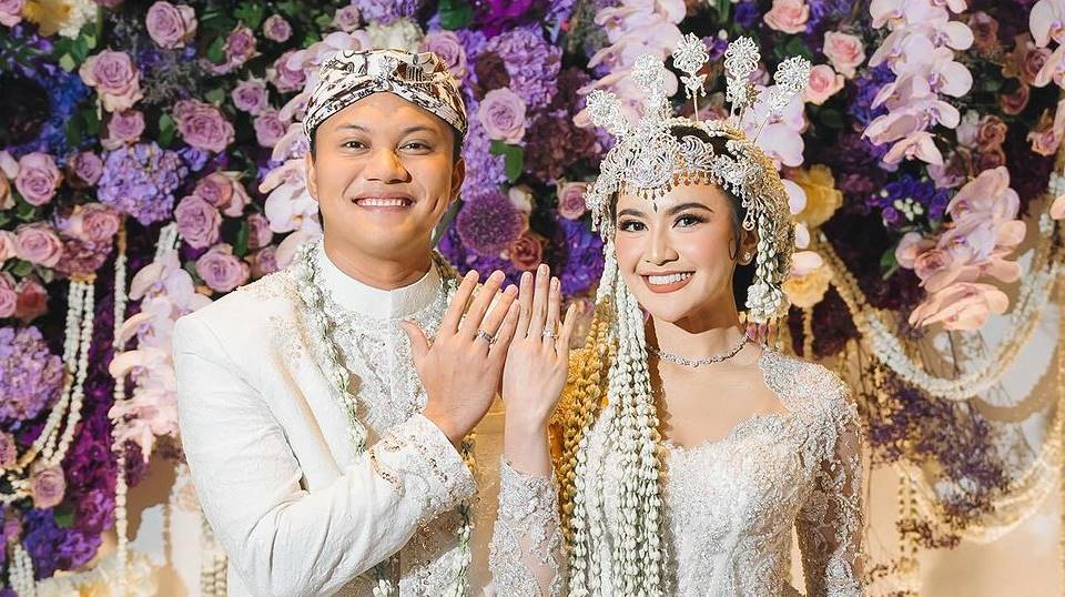 Rizky Febian Tanggapi Dugaan Buku Nikah Bodong: Serahkan semua ke WO
