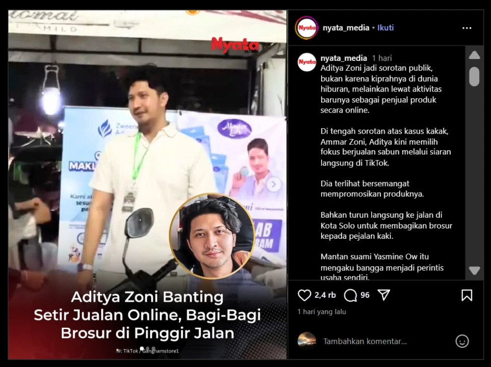 Aditya Zoni bagi-bagi brosur di Kota Solo. (Instagram)