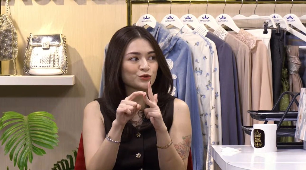 Nathalie Holscher ngaku pernah dapet saweran tembus Rp 500 juta (Youtube Comic 8 Revolution)