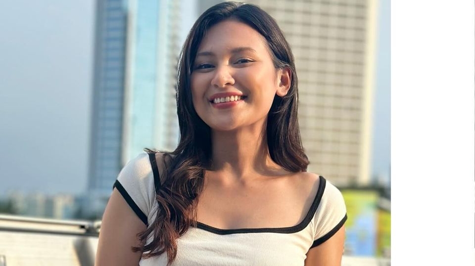 Gaya Indah Permatasari di Pasar Tradisional Curi Perhatian