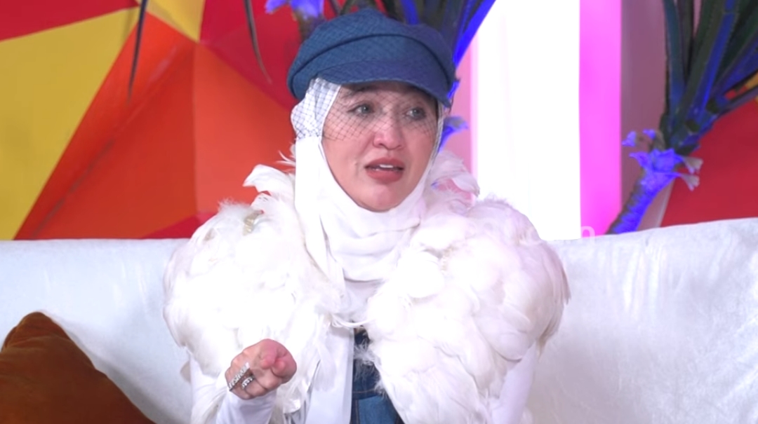 Diremehkan Depe, Indah Sari Sesumbar Belasan Kali Umrah hingga ke Singapura Cuma untuk Makan Siang