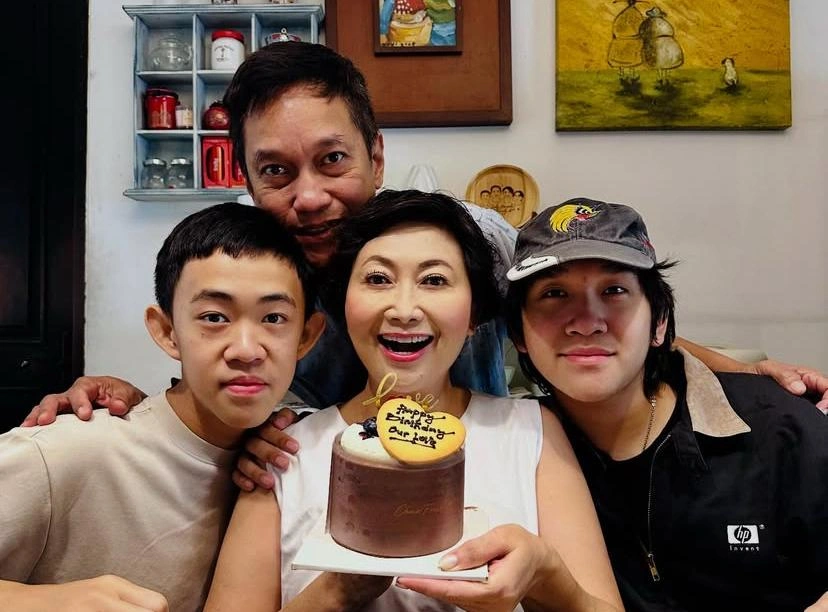 Indy Barends Dan Keluarga Instagram