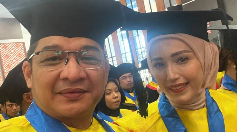 Cie Lulus Kuliah, 6 Potret Pasha Ungu dan Adelia Wisuda Barengan di Universitas Tadulako