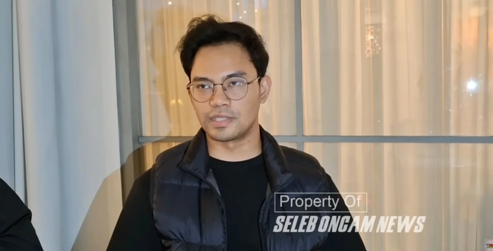 Insanul Fahmi Pusing Urus Inara Rusli Dan Wardatina Mawa [sumber: Youtube Seleb On Cam News]