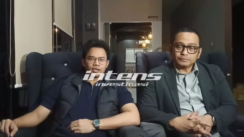 Insanul Fahmi dan kuasa hukumnya Tommy Tri Yunanto. [YouTube]