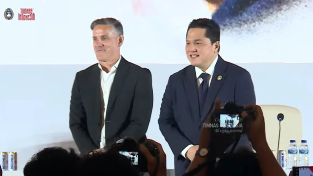 John Herdman dan Erick Thohir. [YouTube PSSI TV]