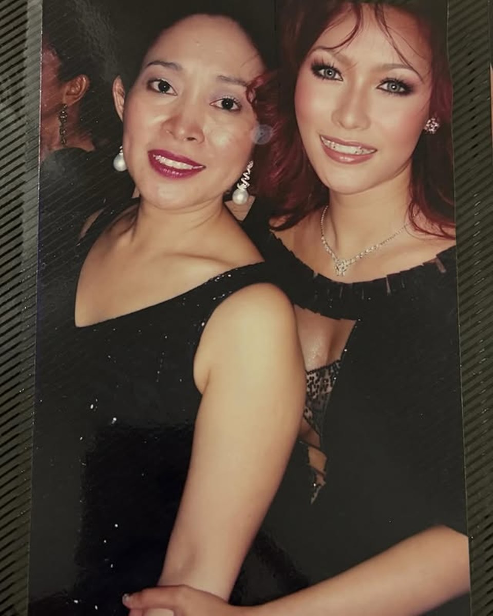 Inul Daratista Spill Foto Lawas Sama Ibu Titiek Soeharto, Cantiknya Awet!