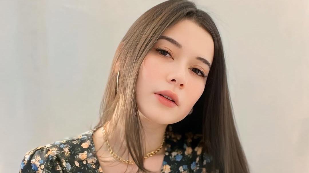 Iris Wullur Pamer Endorse Pertama, Tingkah Asistennya Bikin Salfok