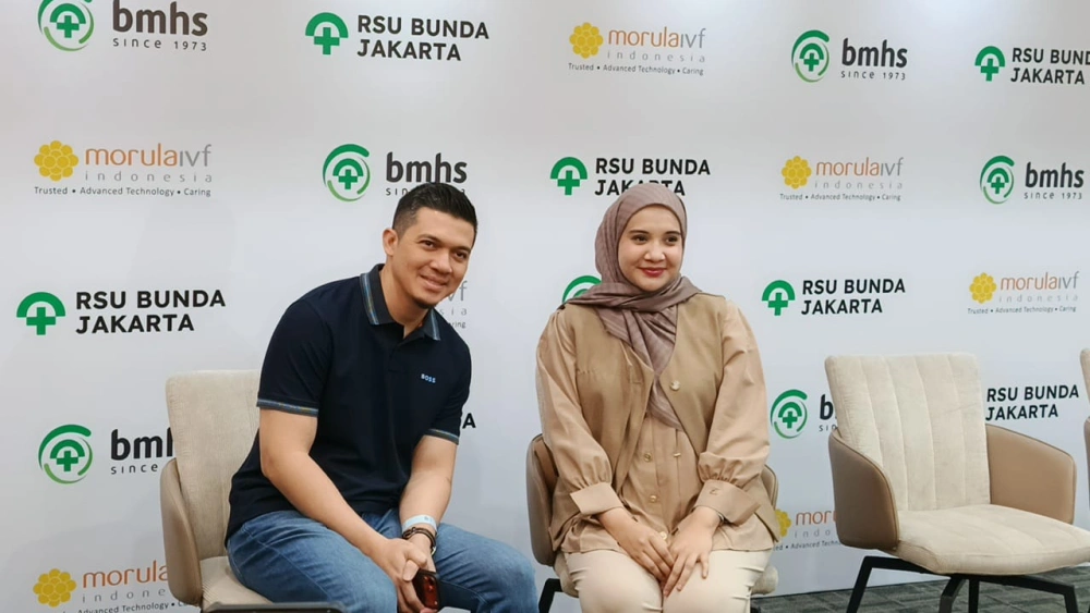 Irwansyah Dan Zaskia Sungkar Selvianus Kopong Basar