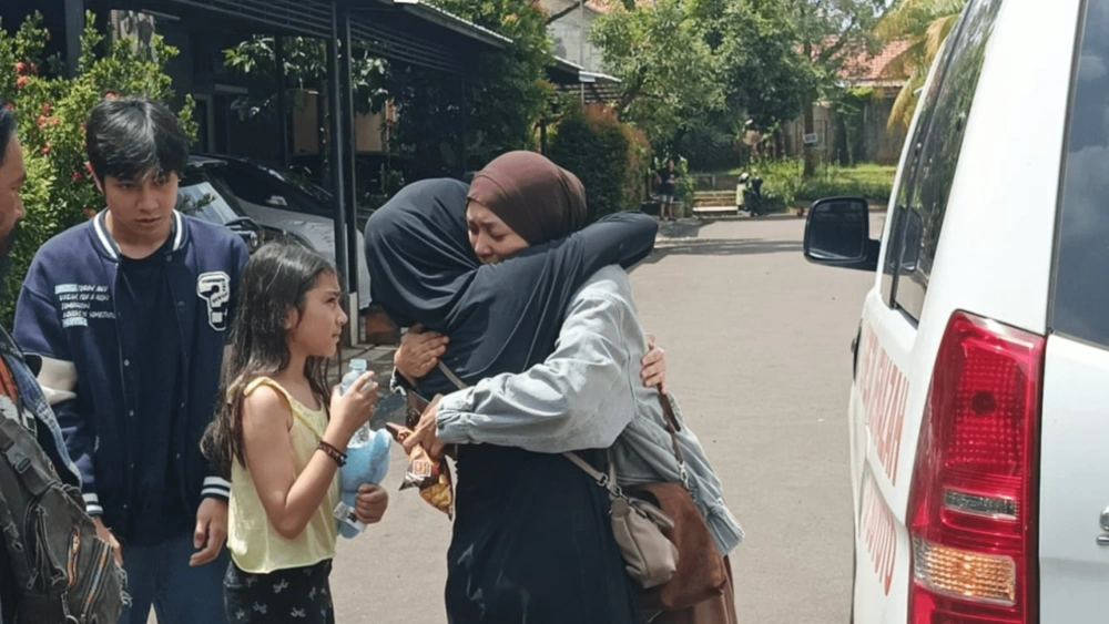 Istri Gary Iskak Di Rumah Duka. [FTNews]