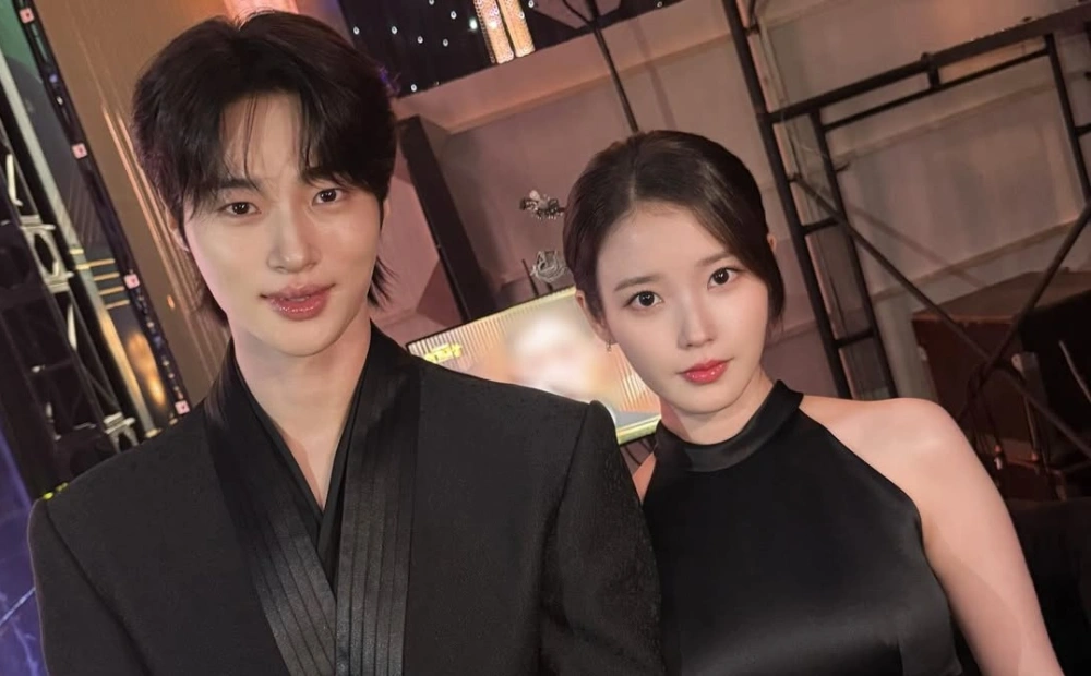 Iu Dan Byeon Woo Seok Ig