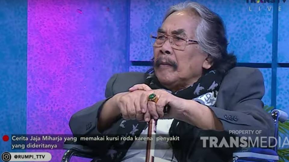 Jaja Miharja Kini Gunakan Kursi Roda, Ternyata Idap Kondisi Langka