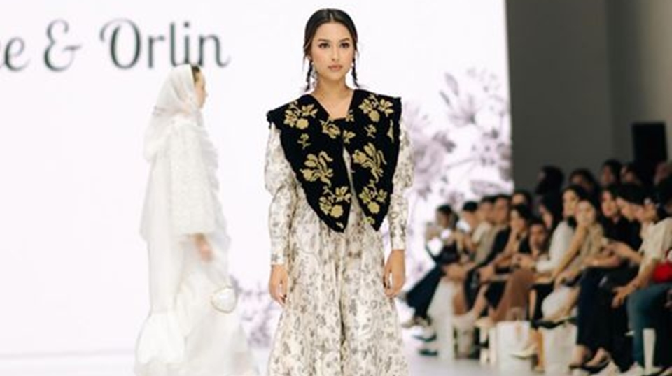 Jennifer Coppen Bangga Catwalk di JFW 2025, Sempat Curhat Gemetaran Banget