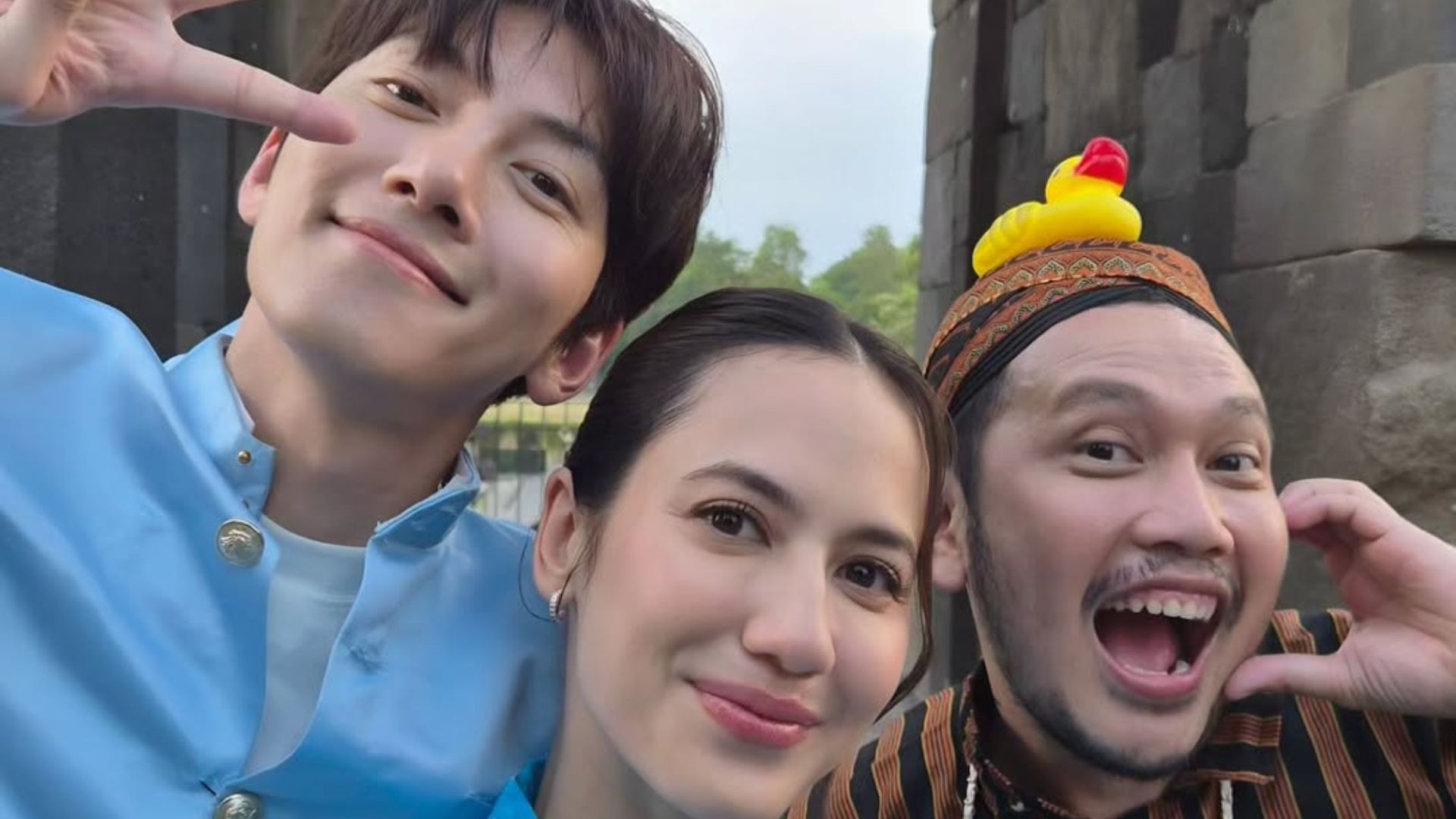 Ji Chang Wook, Pevita Pearce dan Agung Karmalogy (instagram)