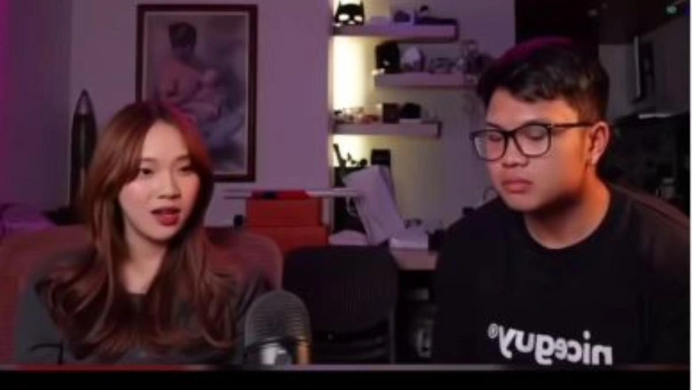 Jule Akui Stres Dan Tertekan Jika Anak Anaknya Tau Ulahnya [sumber: Youtube Niceguymo]