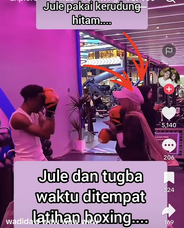 Julia Prastini Dan Tugba Kiara Di Tempat Latihan Boxing (Tiktok)