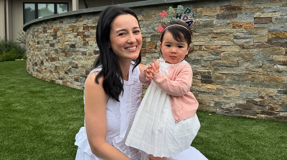 4 Potret Cantik Putri Julie Estelle, Dipuji Bak Boneka Hingga Song Hye Kyo Kecil