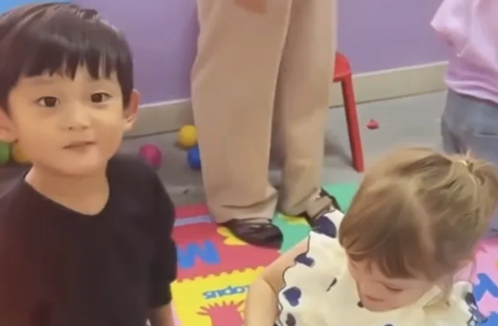 Junho dan Kamari. [TikTok]