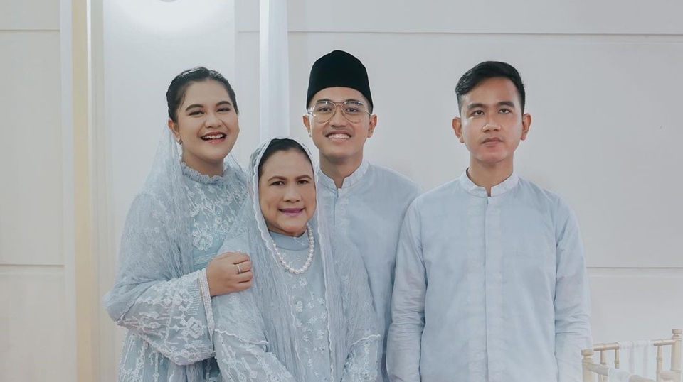Kahiyang Ayu Foto Bareng Sang Ibu, Wajah Cantik Natural Curi Perhatian