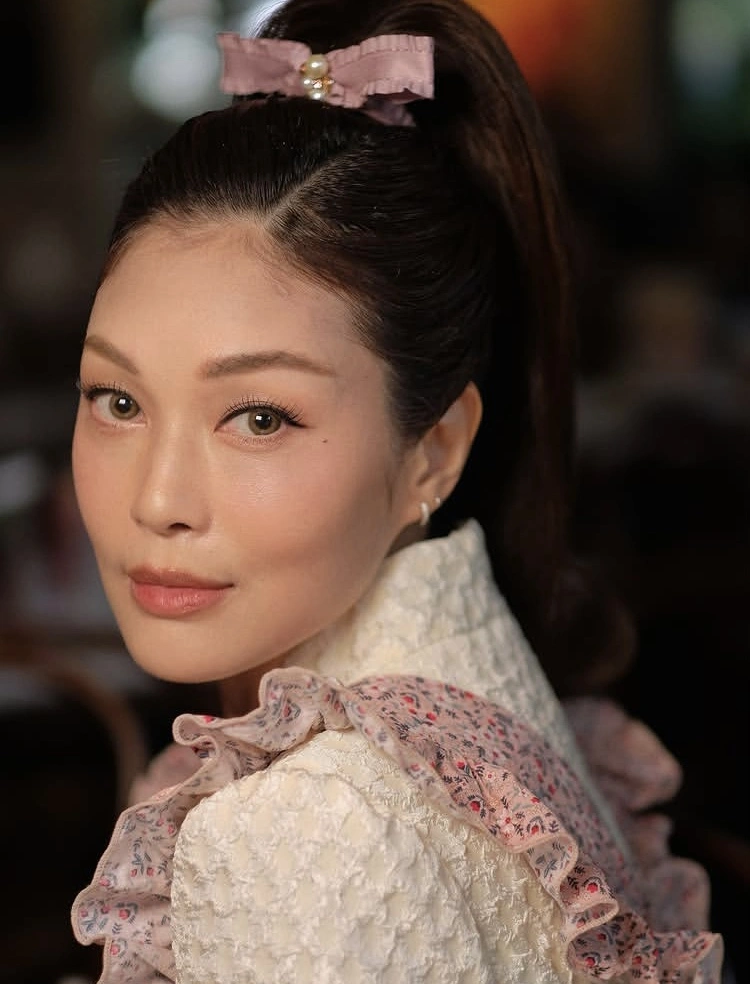 Karen Carlotta Di Restoran Miliknya [Instagram]