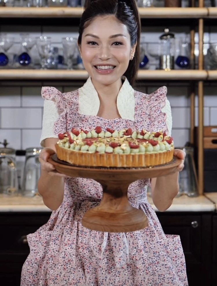 Karen Carlotta Perkenalkan Cake Di Restoran Miliknya [Instagram]