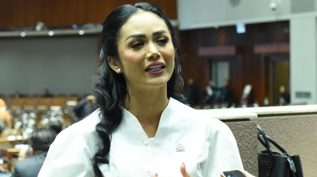 Kris Dayanti Blusukan Pakai Tas Rp75 Juta, Honor Sekali Manggung Terungkap