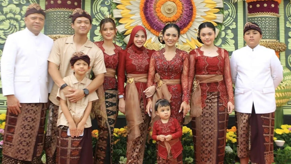 KD ungkap pernikahan Azriel dan Sarah bakal kental dengan berbagai budaya. [Instagram]