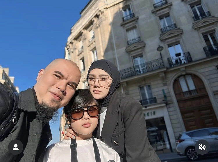 Keluarga Ahmad Dhani Di Luar Negeri (Instagram)