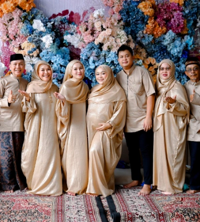 Keluarga Asyifa Adik Ayu Ting Ting [Sumber: Instagram]