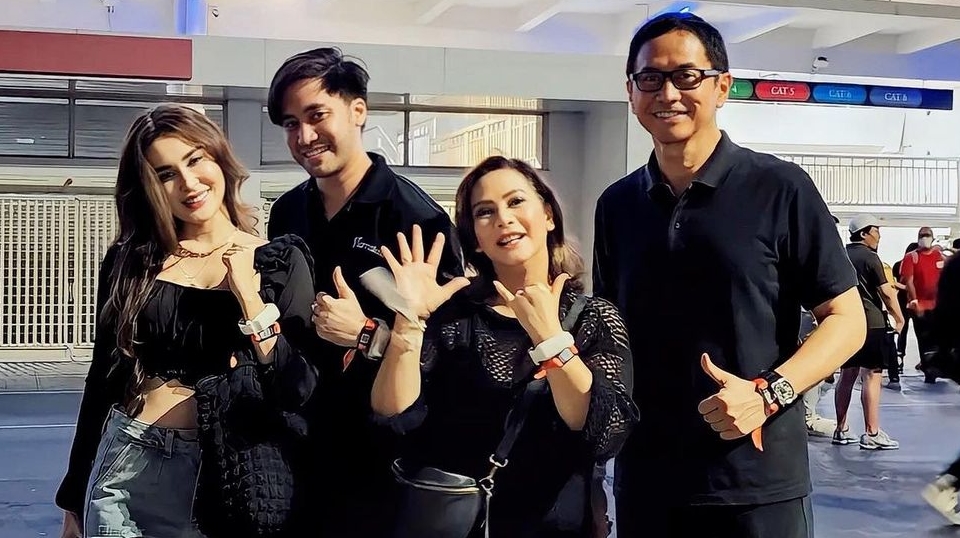 Istri Kevin Aprilio Lahiran, Addie MS Bahagia Gendong Cucu Jadi Kado Terindah Ultah