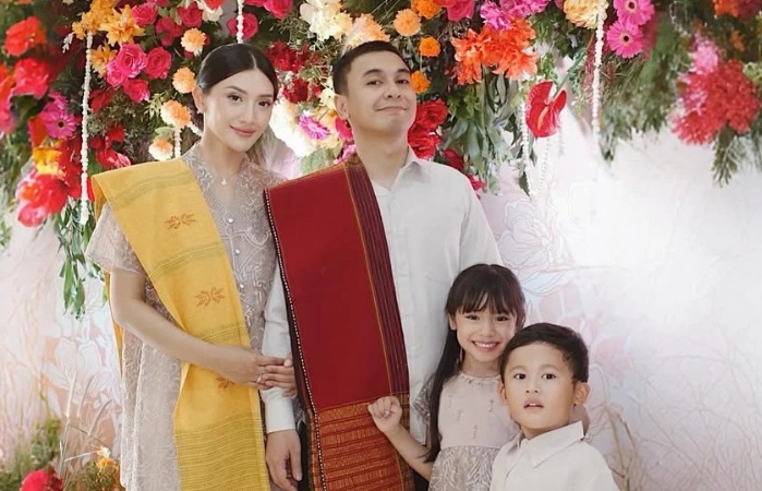 Keluarga Raditya Dika Dan Anissa Aziza [Sumber: Instagram]