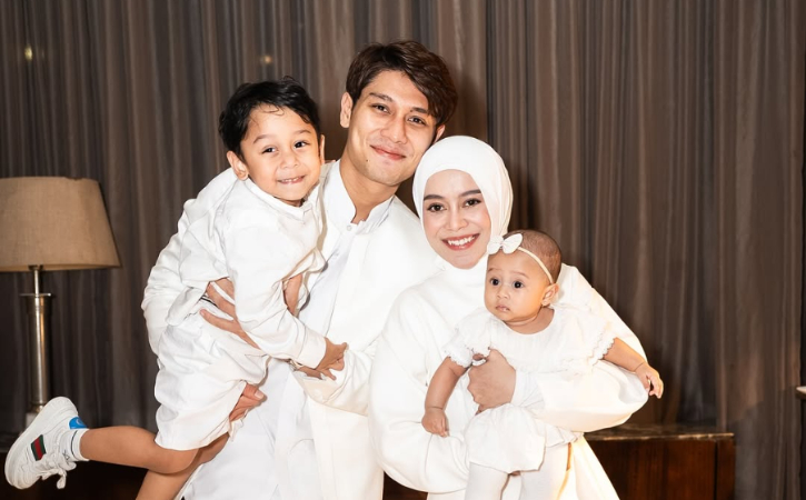 https://indopop.id/storage/gambar/keluarga-rizky-billar-dan-lesti-kejora-111020257.jpg